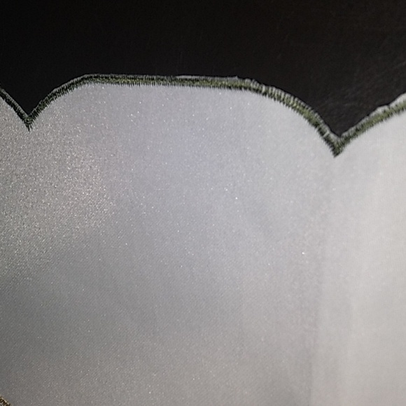 AMAZING EMBROIDERED Square Linen Tablecloth- 33.5 inches x 33.5 inches. - Picture 17 of 17